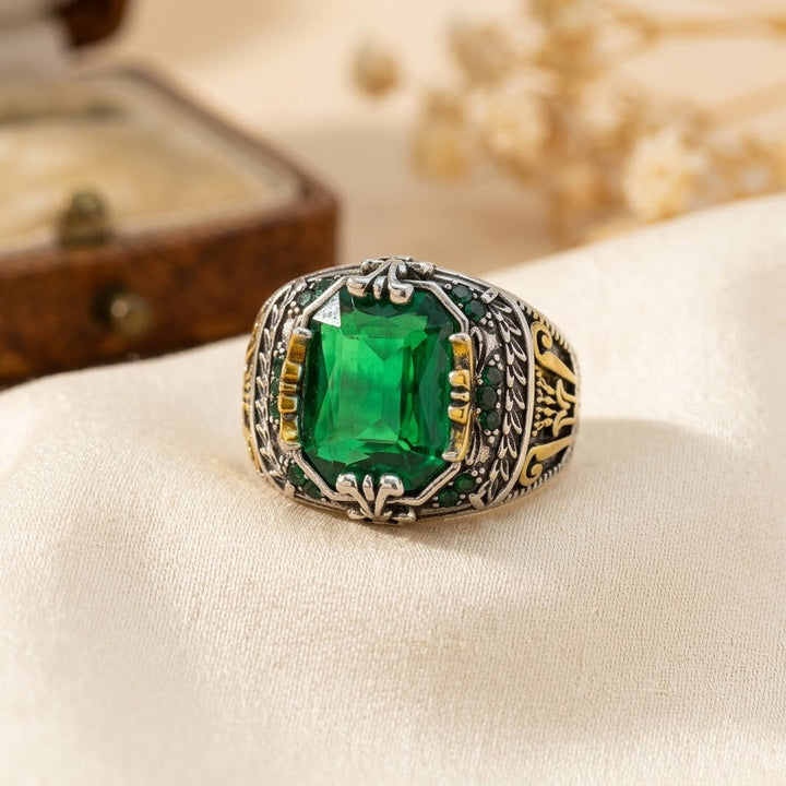 Anel Vintage de Prata com Esmeralda