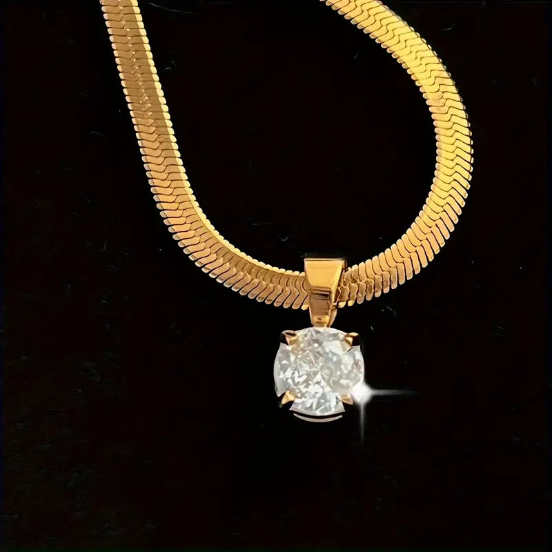 Colar com Pendente de Strass Elegante | Dourado