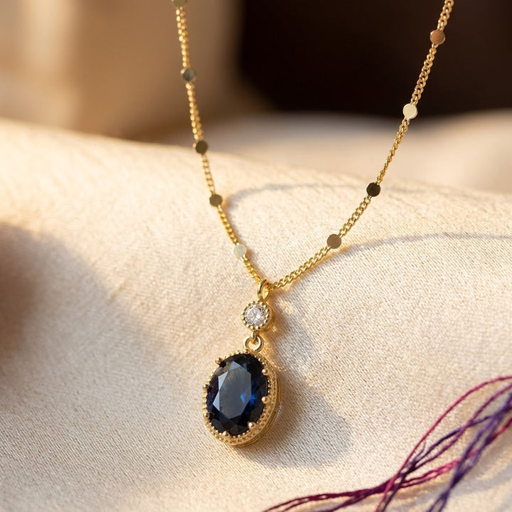 Colar Gota Oval de Safira Dourada
