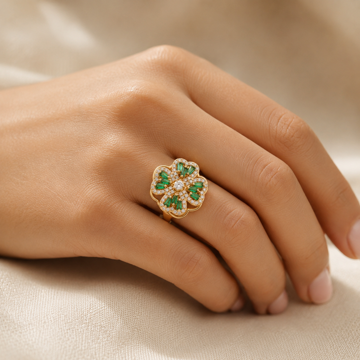 Anel Floral de Ouro e Esmeralda