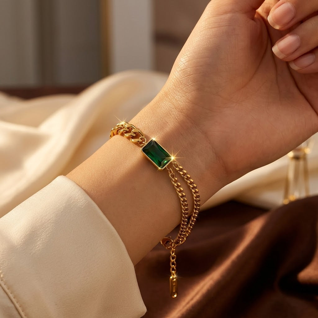 Pulseira de Corrente em Ouro e Esmeralda
